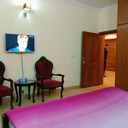 Royal Galaxy Bed & Breakfast Islamabad - For Families Only Экстерьер фото