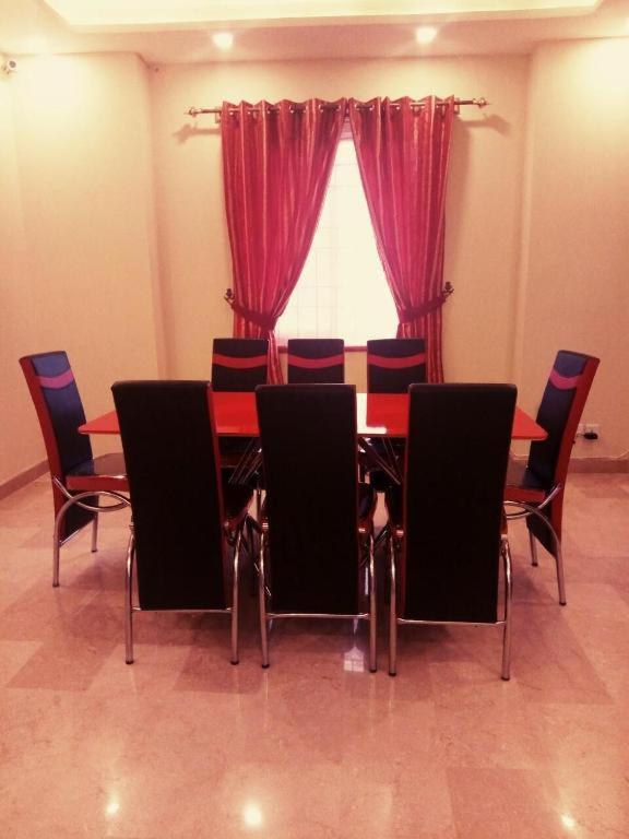 Royal Galaxy Bed & Breakfast Islamabad - For Families Only Экстерьер фото